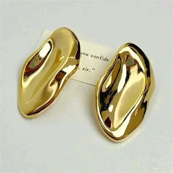 Gold Women's Irregular Unique Metal Stud Earrings - Picture 3 of 3